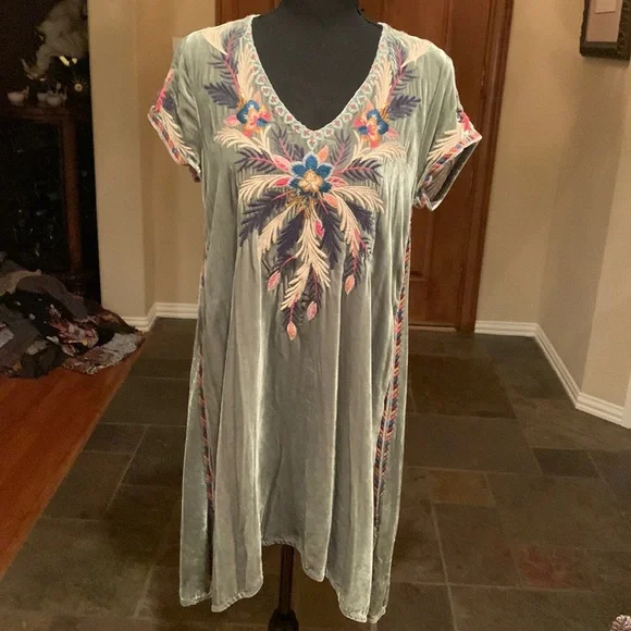 Johnny Was | Dresses | Gorgeous Hard To Find Johnny Was Green Velvet Dress  Wincredible Embroidery | Poshmark